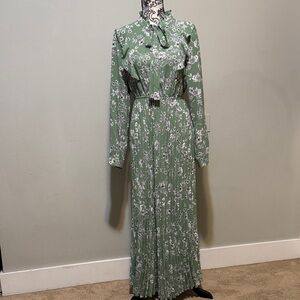 SHEIN Green Floral Long Sleeve Dress